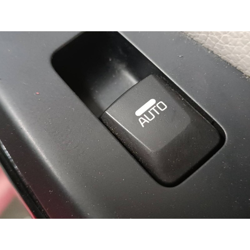 Recambio de mando elevalunas trasero derecho para kia cee´d drive referencia OEM IAM   