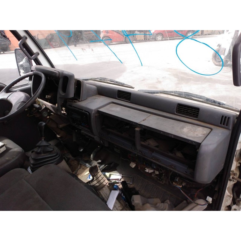 Recambio de salpicadero para nissan cabstar 2953 referencia OEM IAM   