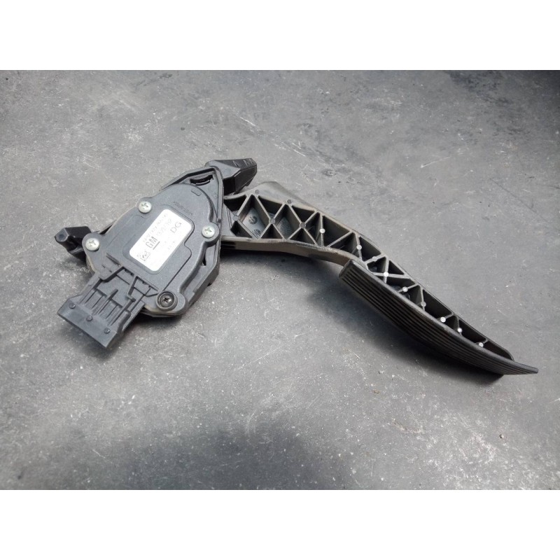 Recambio de pedal acelerador para opel insignia berlina selective referencia OEM IAM 13237352 6PV00976500 