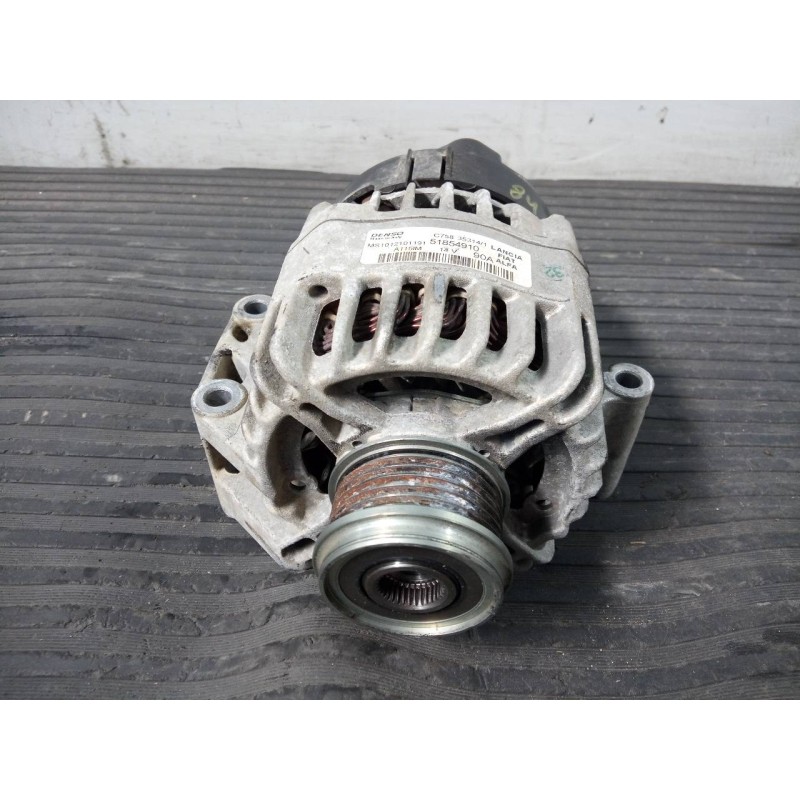 Recambio de alternador para opel combo d kasten l1h1 2,4t referencia OEM IAM 51854910  