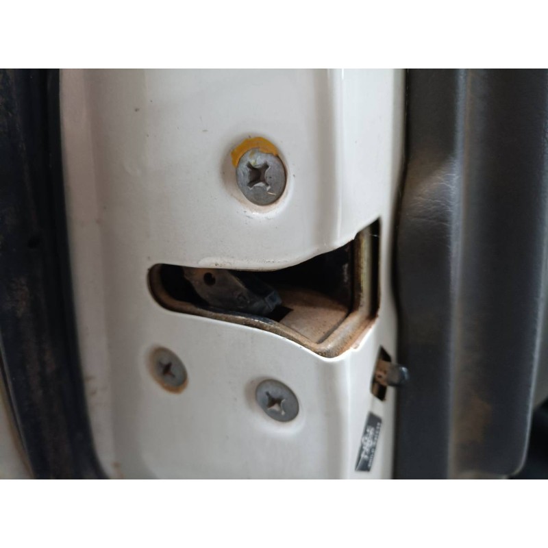 Recambio de cerradura puerta trasera izquierda para nissan terrano/terrano.ii (r20) s (5-ptas.) referencia OEM IAM   