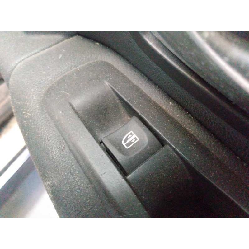 Recambio de mando elevalunas trasero derecho para renault laguna grandtour iii privilege referencia OEM IAM   