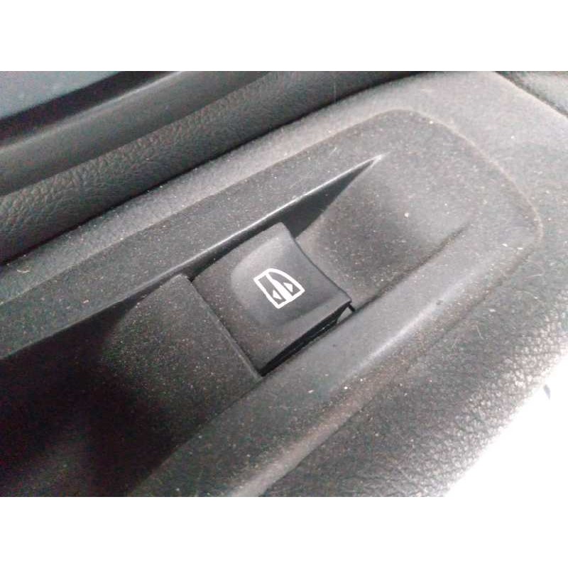 Recambio de mando elevalunas trasero izquierdo para renault laguna grandtour iii privilege referencia OEM IAM   