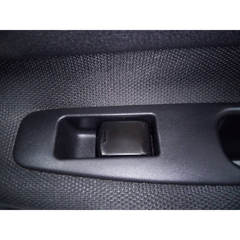 Recambio de mando elevalunas trasero derecho para nissan qashqai (j10) acenta referencia OEM IAM   