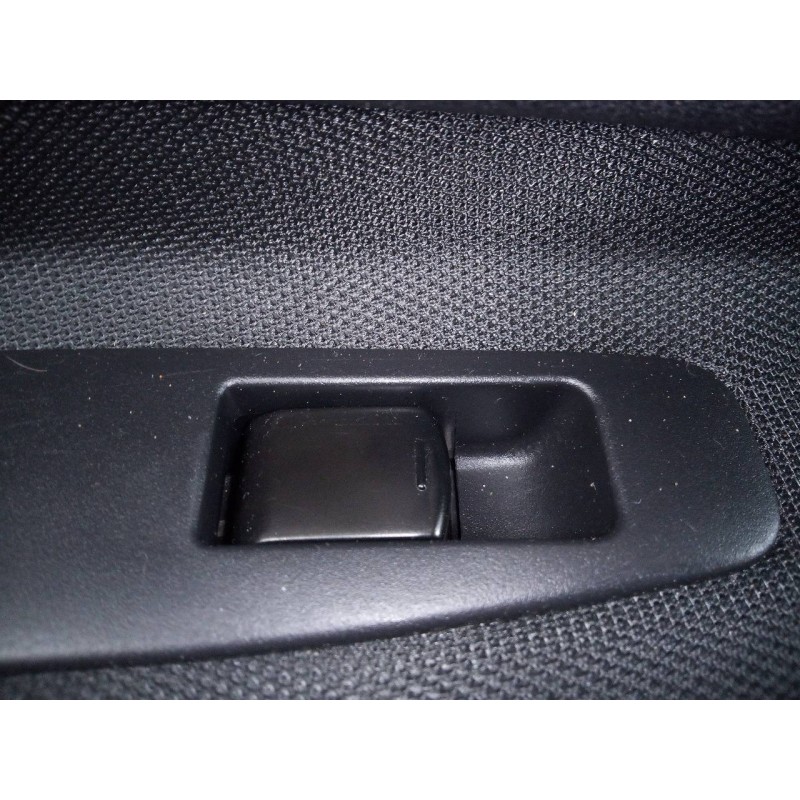 Recambio de mando elevalunas trasero izquierdo para nissan qashqai (j10) acenta referencia OEM IAM   