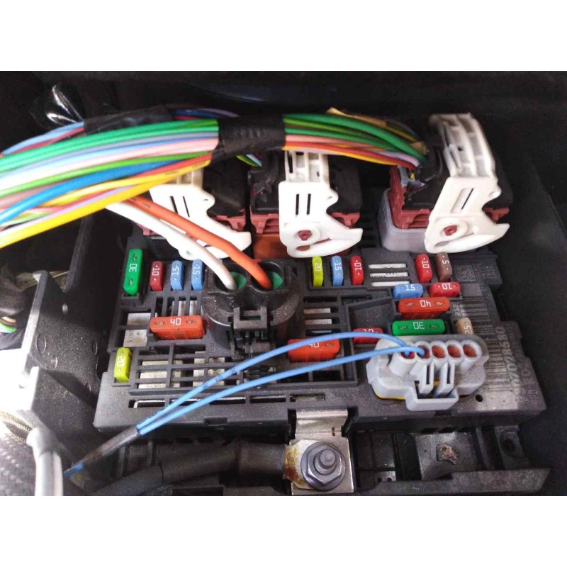 Recambio de caja reles / fusibles para peugeot 3008 access referencia OEM IAM   