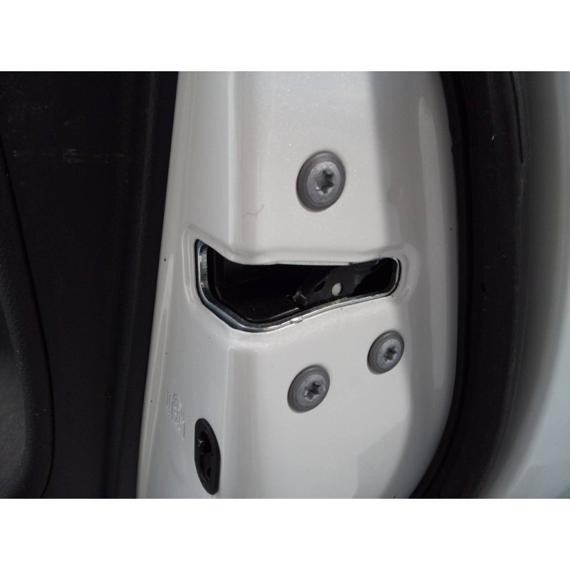 Recambio de cerradura puerta trasera derecha para toyota rav4 hybrid 4x2 luxury referencia OEM IAM   