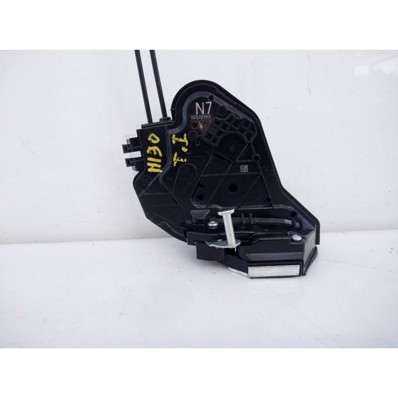 Recambio de cerradura puerta trasera izquierda para toyota rav4 hybrid 4x2 luxury referencia OEM IAM 10528193  