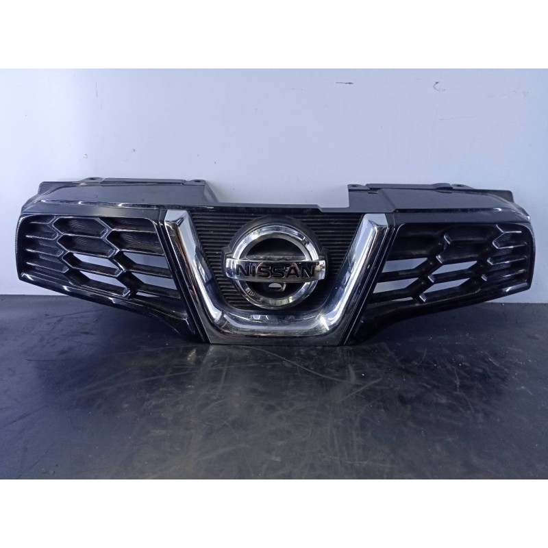 Recambio de rejilla delantera para nissan qashqai (j10) acenta referencia OEM IAM 62310  