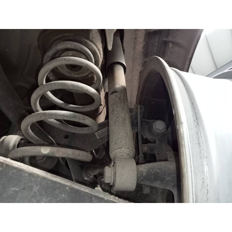 Recambio de amortiguador trasero derecho para volkswagen golf vi (5k1) rabbit bluemotion referencia OEM IAM   