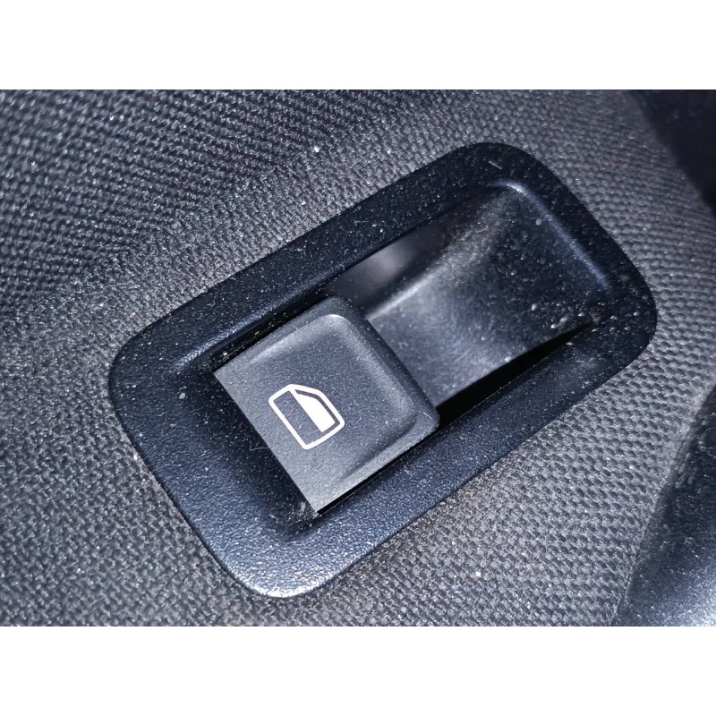 Recambio de mando elevalunas trasero izquierdo para volkswagen polo (6c1) highline bluemotion referencia OEM IAM   