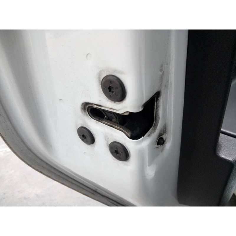 Recambio de cerradura puerta trasera izquierda para dacia sandero ambiance referencia OEM IAM   