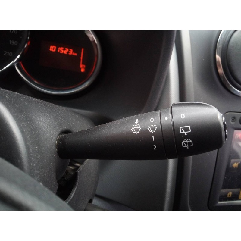 Recambio de mando limpia para dacia sandero ambiance referencia OEM IAM   