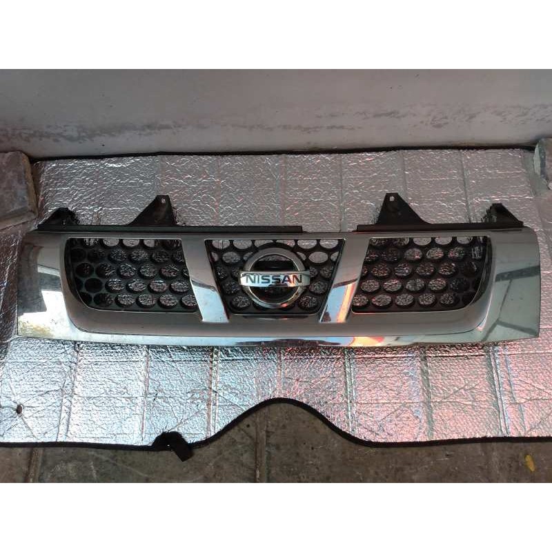 Recambio de rejilla delantera para nissan pick-up (d22) cabina doble profi 4x4 referencia OEM IAM   