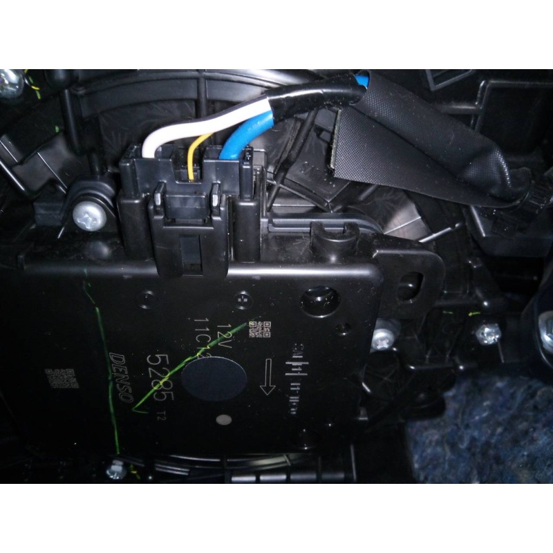 Recambio de ventilador calefaccion para toyota c-hr hybrid active referencia OEM IAM 5285T2  