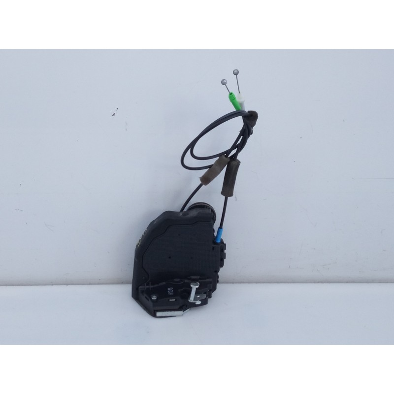 Recambio de cerradura puerta trasera derecha para toyota avensis (t27) advance referencia OEM IAM A084219 H1213 