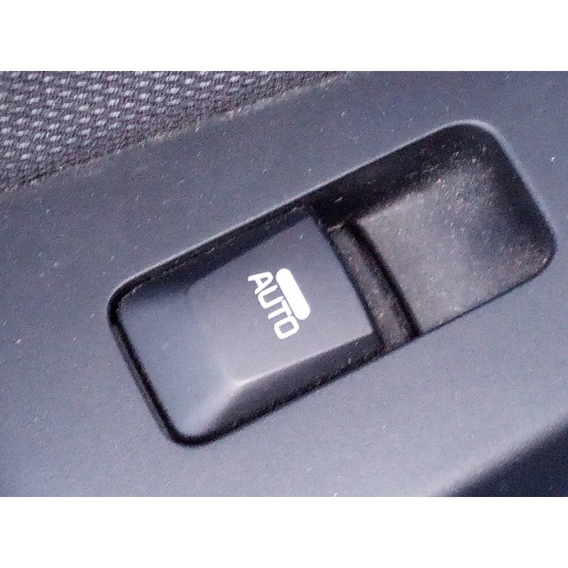 Recambio de mando elevalunas trasero izquierdo para kia cee´d drive referencia OEM IAM   