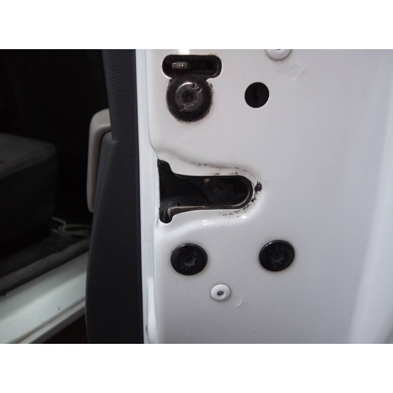 Recambio de cerradura puerta trasera derecha para dacia lodgy ambiance referencia OEM IAM   