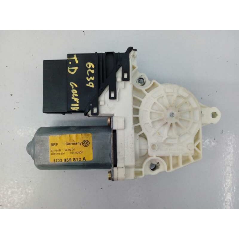 Recambio de motor elevalunas trasero derecho para volkswagen golf iv berlina (1j1) highline referencia OEM IAM 1C0959812A  