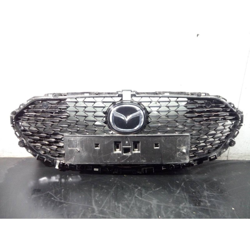 Recambio de rejilla delantera para mazda 3 sedán (bp) evolution-x referencia OEM IAM 20220318 J1000228 