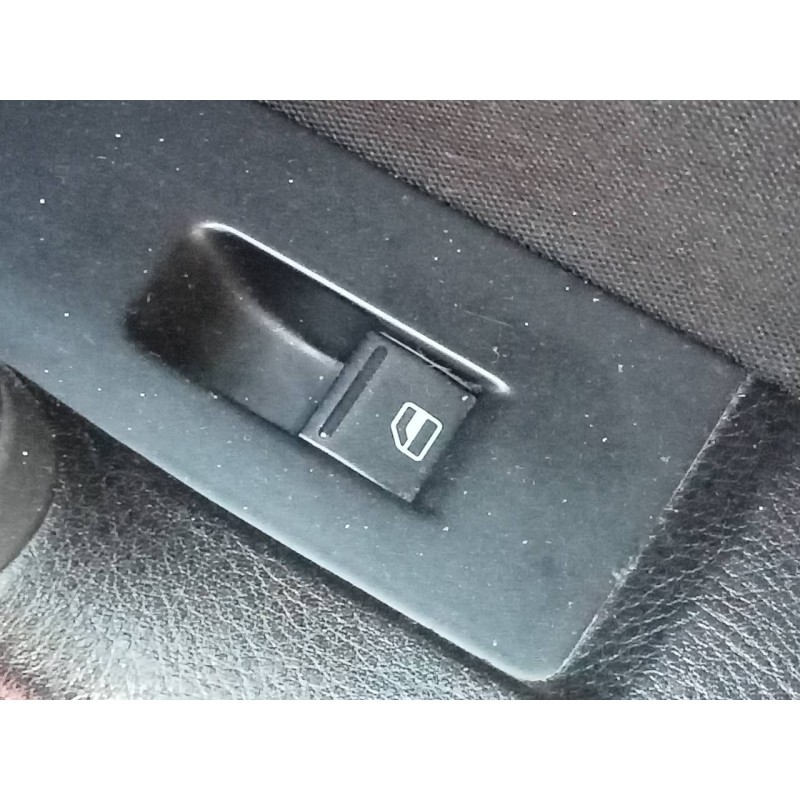 Recambio de mando elevalunas trasero derecho para volkswagen passat lim. (362) edition bluemotion referencia OEM IAM   