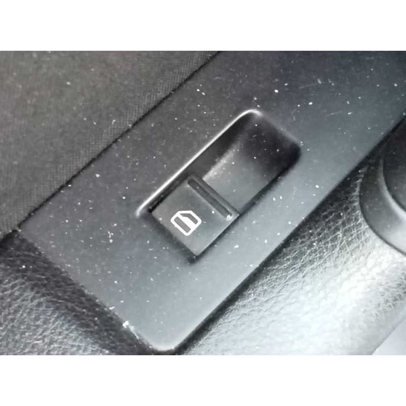 Recambio de mando elevalunas trasero izquierdo para volkswagen passat lim. (362) edition bluemotion referencia OEM IAM   