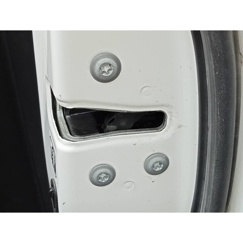 Recambio de cerradura puerta trasera derecha para toyota land cruiser (j15) gx referencia OEM IAM   