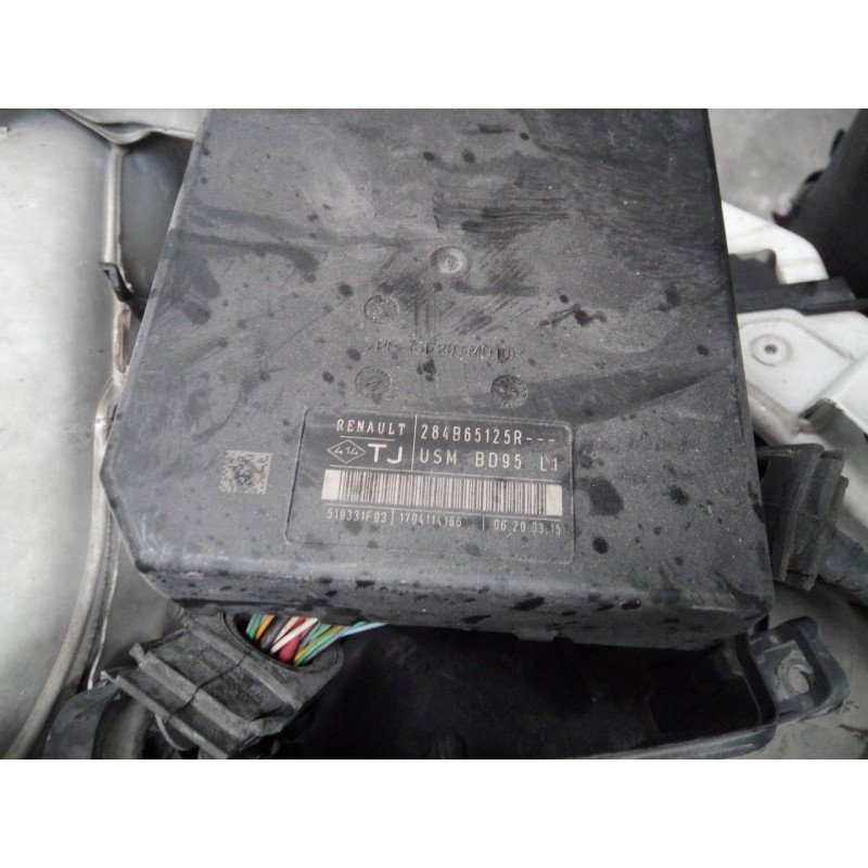 Recambio de caja reles / fusibles para renault megane iii berlina 5 p business referencia OEM IAM 284B65125R  