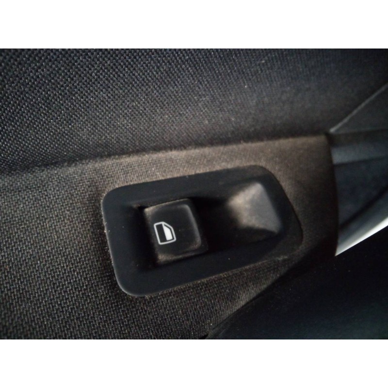 Recambio de mando elevalunas trasero izquierdo para volkswagen golf vii lim. advance bluemotion referencia OEM IAM   