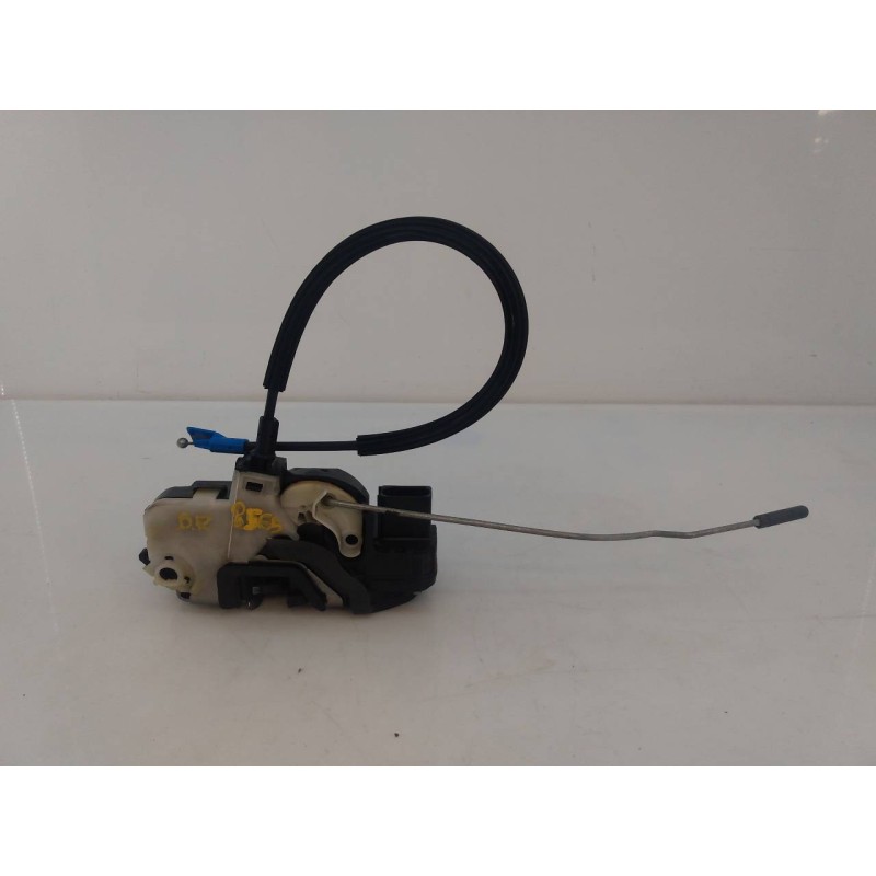 Recambio de cerradura puerta delantera derecha para chevrolet cruze hatchback lt referencia OEM IAM 3027086  