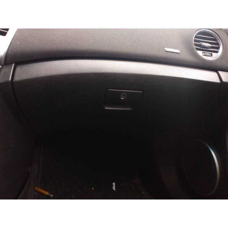 Recambio de guantera para chevrolet cruze hatchback lt referencia OEM IAM   