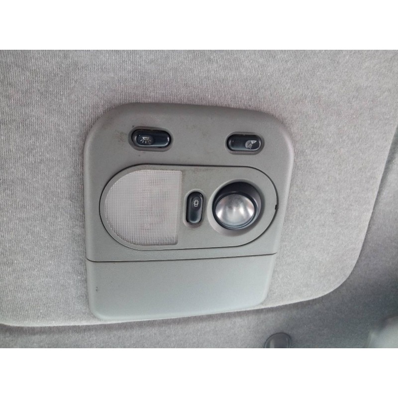 Recambio de luz interior para renault mascott fg 150. 35/55/65 cabina individual referencia OEM IAM   