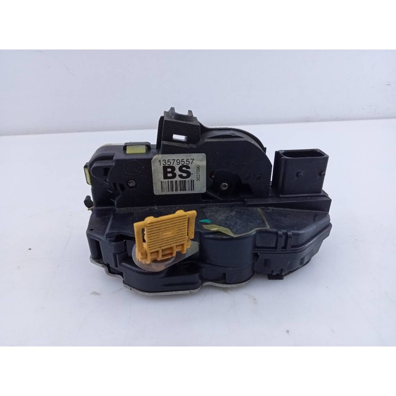 Recambio de cerradura puerta trasera izquierda para chevrolet cruze hatchback lt referencia OEM IAM 13579557  