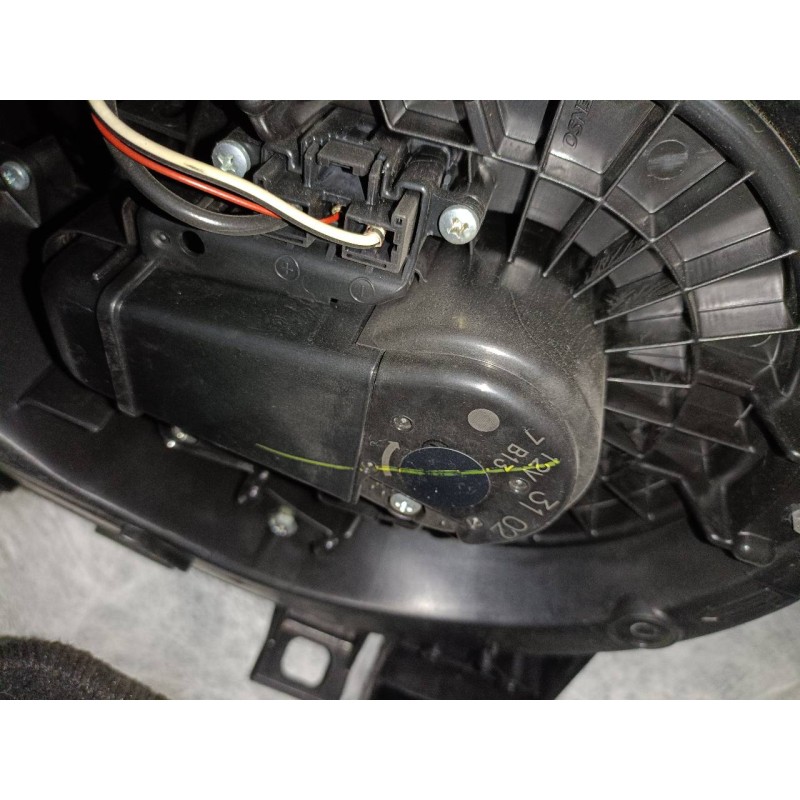 Recambio de ventilador calefaccion para toyota yaris hybrid active referencia OEM IAM   