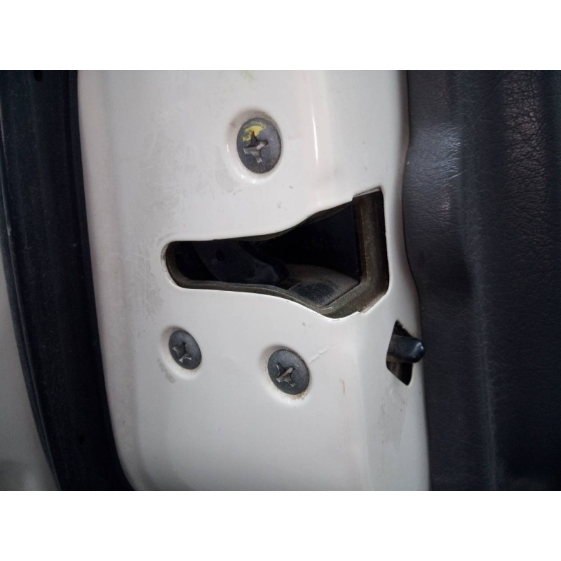 Recambio de cerradura puerta trasera izquierda para nissan terrano/terrano.ii (r20) slx familiar referencia OEM IAM   