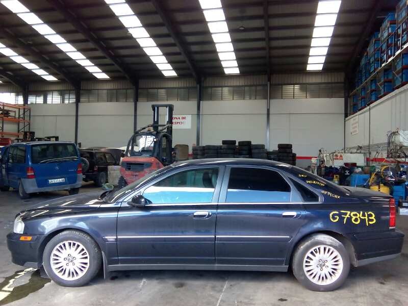 volvo s80 berlina del año 2001