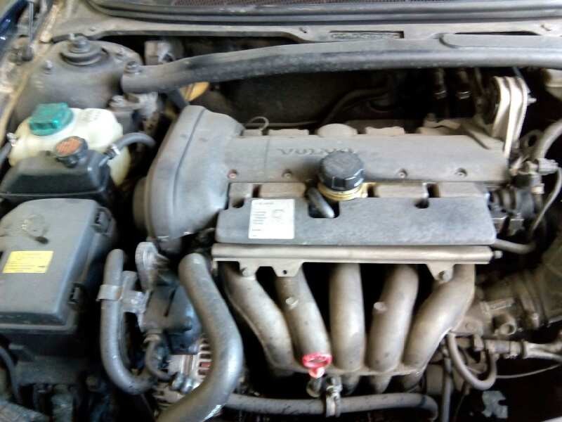 volvo s80 berlina del año 2001