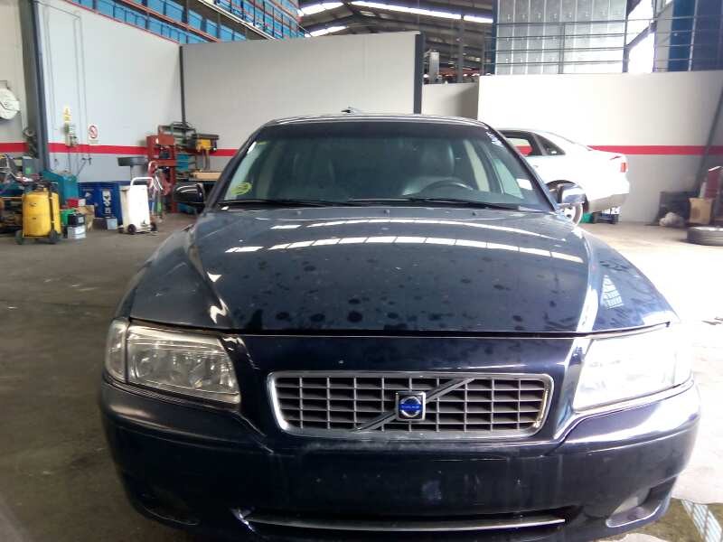 volvo s80 berlina del año 2001