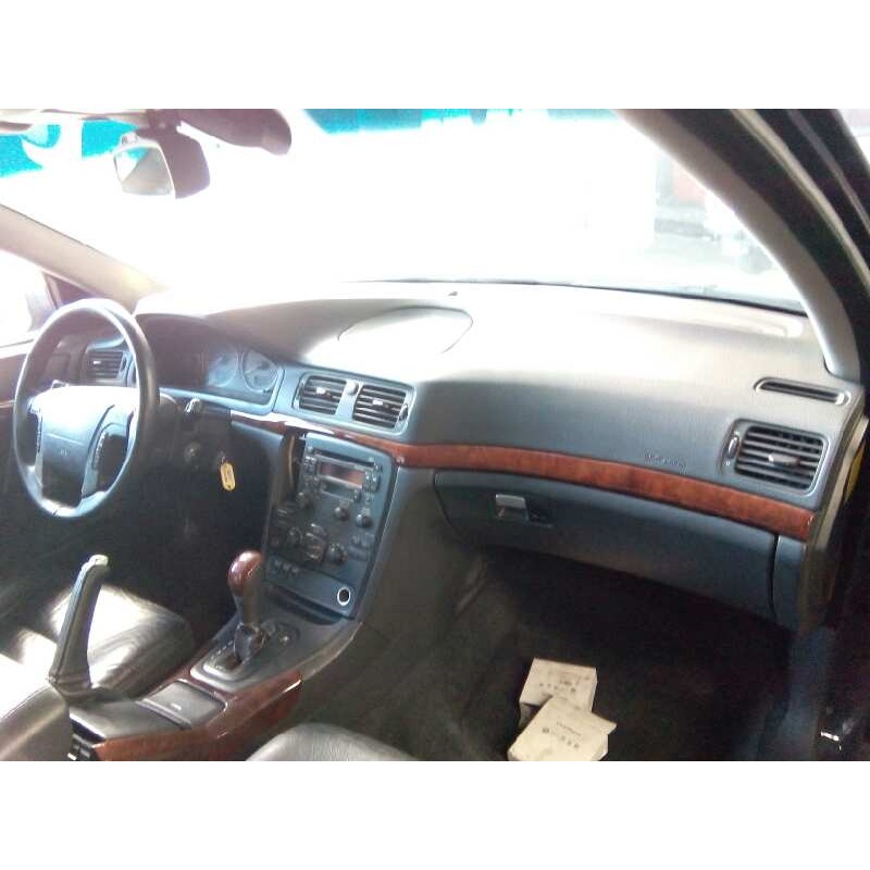 volvo s80 berlina del año 2001