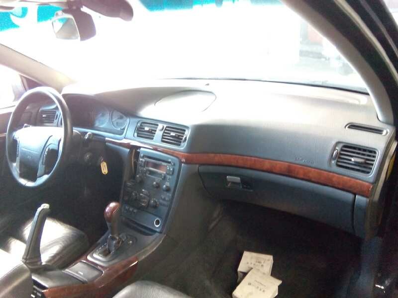 volvo s80 berlina del año 2001