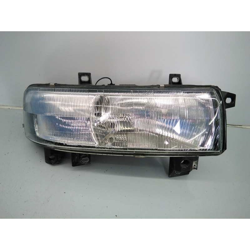 Recambio de faro derecho para renault master combi desde ´98 referencia OEM IAM 38200748  