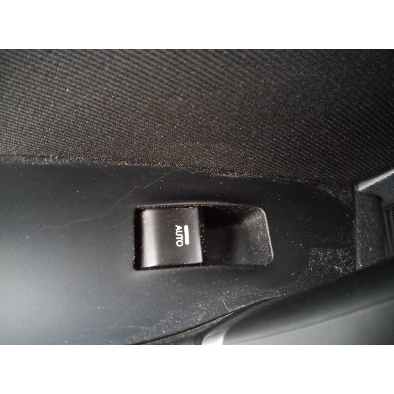 Recambio de mando elevalunas trasero izquierdo para hyundai i40 comfort referencia OEM IAM   