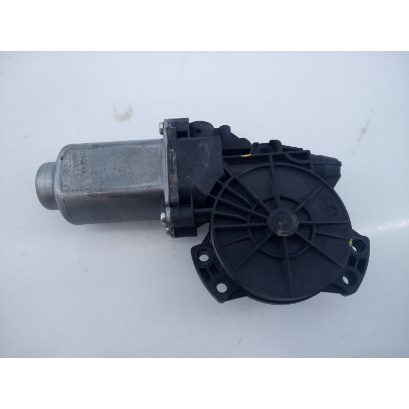 Recambio de motor elevalunas trasero derecho para hyundai ix35 style 2wd referencia OEM IAM 087061100  