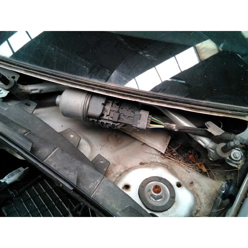 Recambio de motor limpia delantero para peugeot 208 active referencia OEM IAM 0390241540  