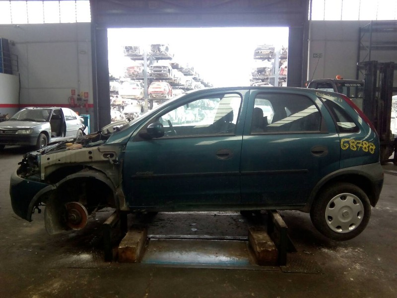 opel corsa c del año 2001