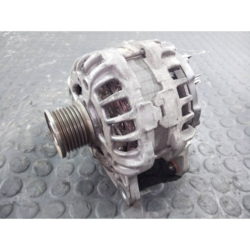 Recambio de alternador para dacia dokker express ambiance referencia OEM IAM 231001568R  