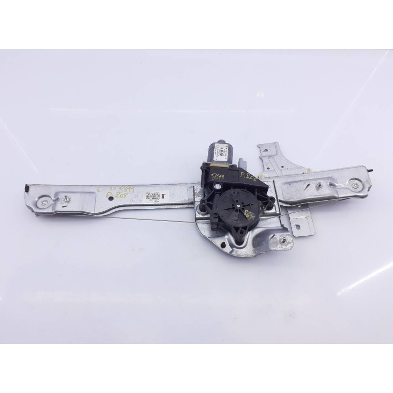 Recambio de elevalunas delantero derecho para peugeot 208 active referencia OEM IAM 9674254380  