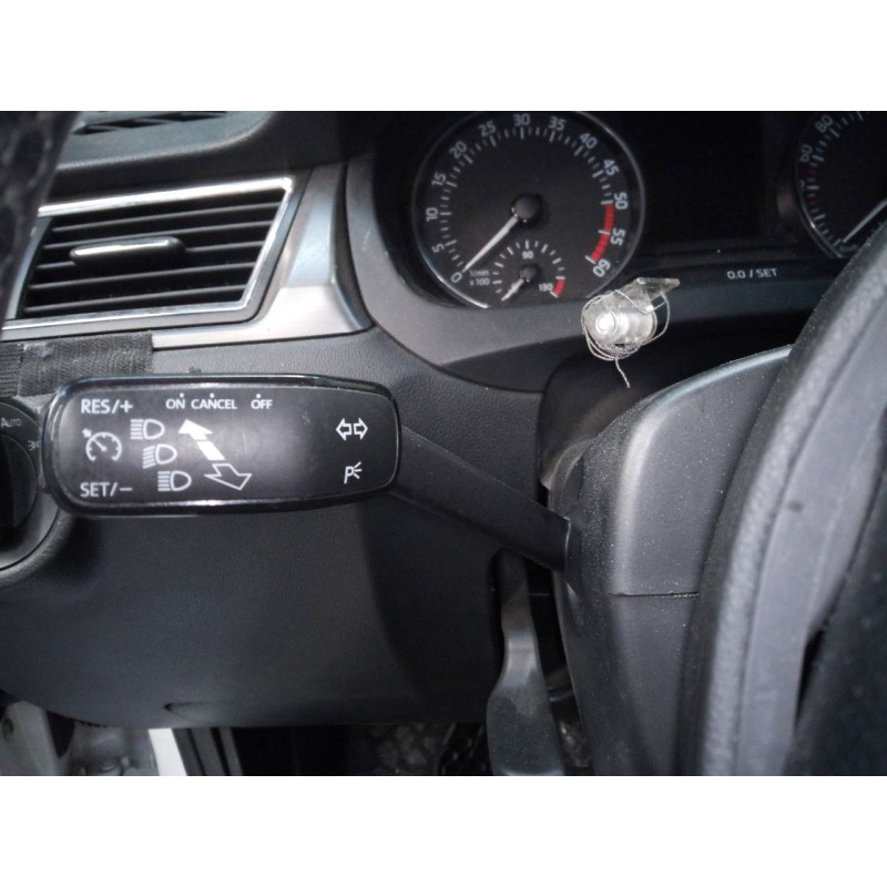 Recambio de mando intermitentes para skoda rapid active referencia OEM IAM   