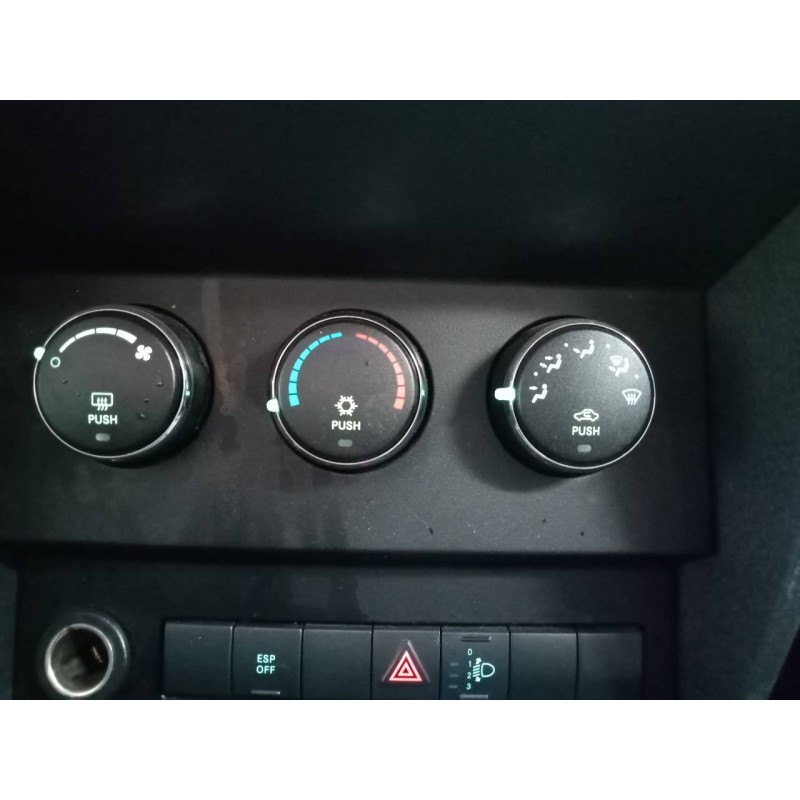 Recambio de mando calefaccion / aire acondicionado para dodge nitro se referencia OEM IAM   