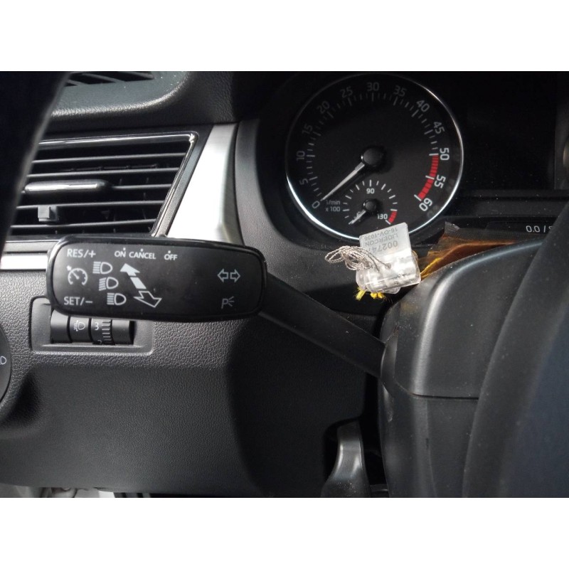 Recambio de mando intermitentes para skoda rapid active referencia OEM IAM   